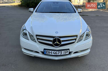 Купе Mercedes-Benz E-Class 2012 в 