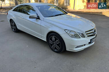 Купе Mercedes-Benz E-Class 2012 в 