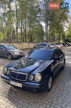 Седан Mercedes-Benz E-Class 1997 в Надворной