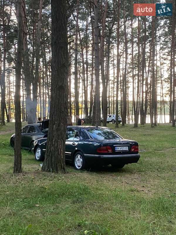 Mercedes-Benz E-Class 1996