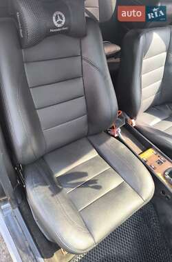 Седан Mercedes-Benz E-Class 1988 в 