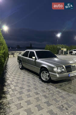 Седан Mercedes-Benz E-Class 1994 в 