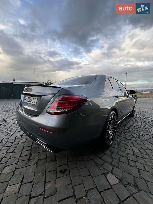Седан Mercedes-Benz E-Class 2017 в Иршаве
