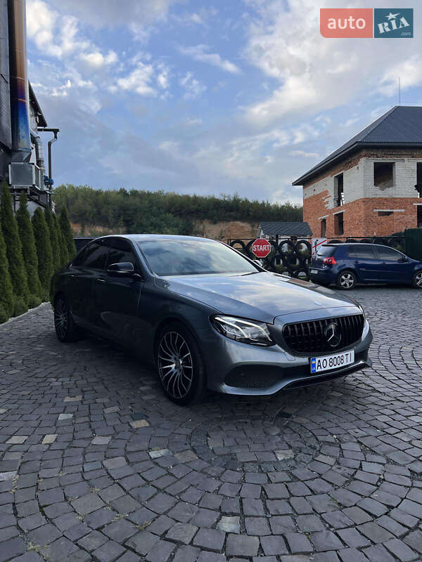 Седан Mercedes-Benz E-Class 2017 в Иршаве