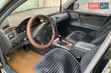 Седан Mercedes-Benz E-Class 2000 в 