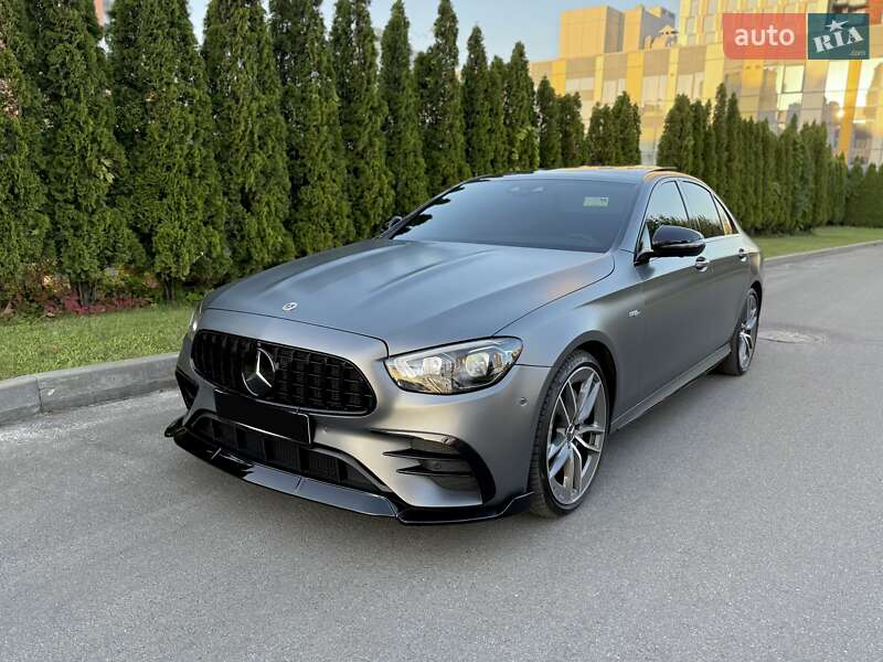 Mercedes-Benz E-Class 2022