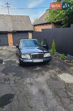 Седан Mercedes-Benz E-Class 1995 в Луцке