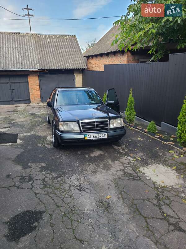 Mercedes-Benz E-Class 1995