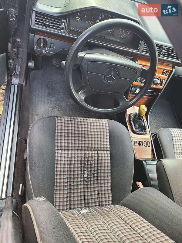 Седан Mercedes-Benz E-Class 1995 в Луцке