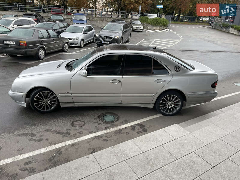 Седан Mercedes-Benz E-Class 2000 в Тернополе