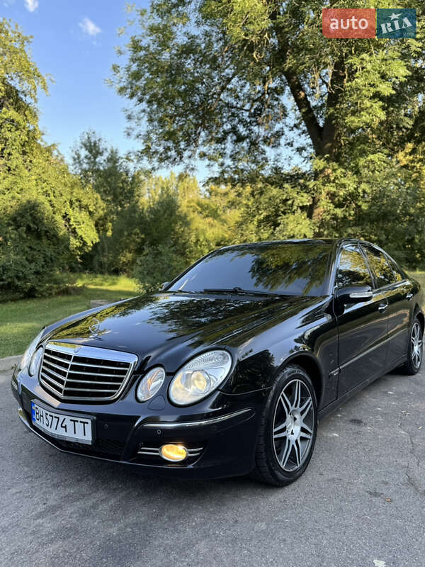 Седан Mercedes-Benz E-Class 2002 в 