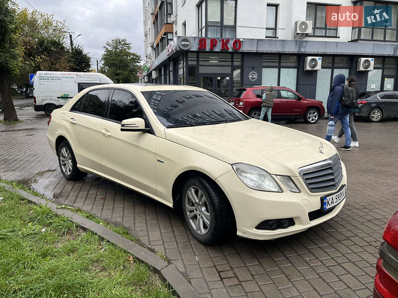 Mercedes-Benz E-Class 2011