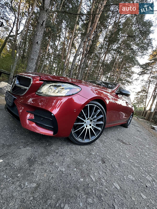 Седан Mercedes-Benz E-Class 2017 в Києві
