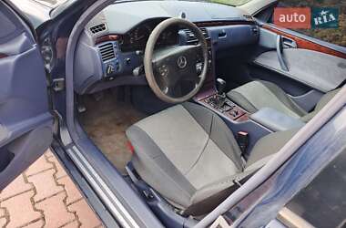 Седан Mercedes-Benz E-Class 2001 в 