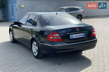 Седан Mercedes-Benz E-Class 2002 в 