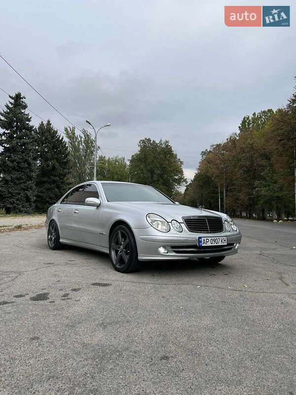 Седан Mercedes-Benz E-Class 2003 в Запорожье