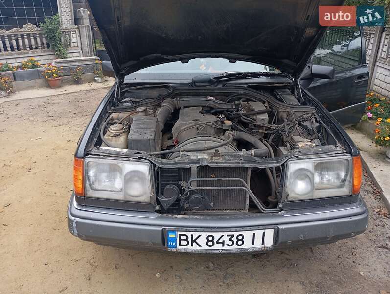 Седан Mercedes-Benz E-Class 1993 в Здолбуніві фото 3 Седан Mercedes-Benz E-Class 1993 в Здолбуніві