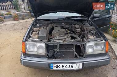 Седан Mercedes-Benz E-Class 1993 в 