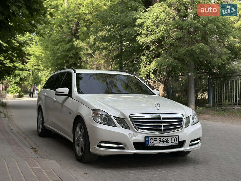 Универсал Mercedes-Benz E-Class 2012 в Черновцах