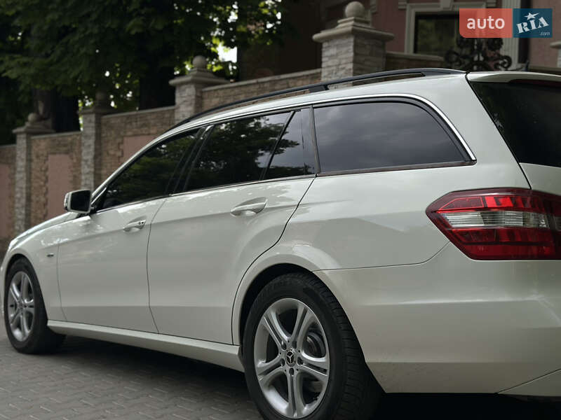 Универсал Mercedes-Benz E-Class 2012 в Черновцах