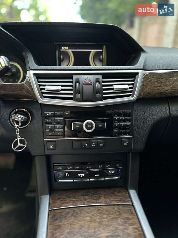 Универсал Mercedes-Benz E-Class 2012 в Черновцах