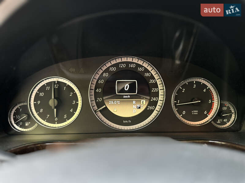 Универсал Mercedes-Benz E-Class 2012 в Черновцах