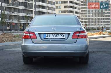 Седан Mercedes-Benz E-Class 2010 в 