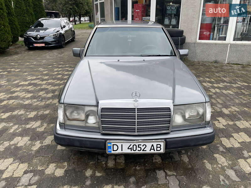 Mercedes-Benz E-Class 1992