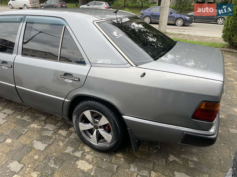 Седан Mercedes-Benz E-Class 1992 в Чернівцях фото 7 Седан Mercedes-Benz E-Class 1992 в Чернівцях