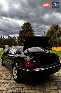 Седан Mercedes-Benz E-Class 2002 в 