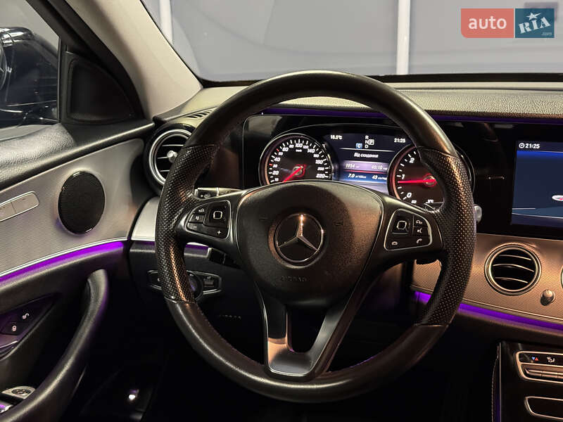 Седан Mercedes-Benz E-Class 2017 в Вараше