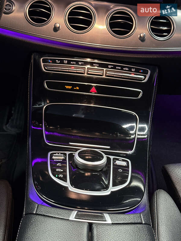 Седан Mercedes-Benz E-Class 2017 в Вараше