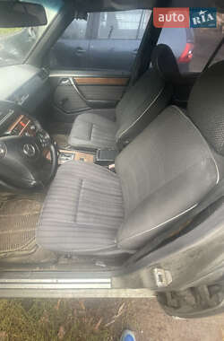 Седан Mercedes-Benz E-Class 1990 в 