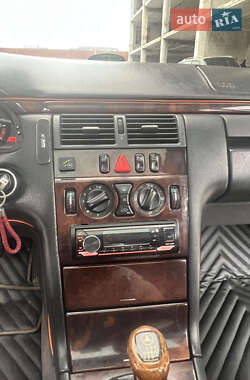 Седан Mercedes-Benz E-Class 1998 в 
