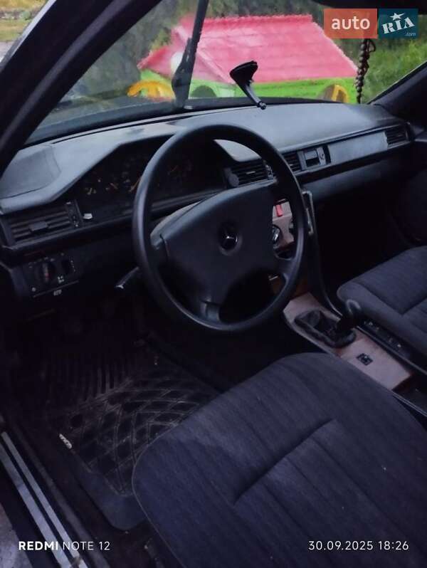 Седан Mercedes-Benz E-Class 1992 в Кременце фото 2 Седан Mercedes-Benz E-Class 1992 в Кременце