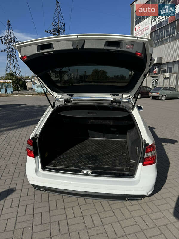 Универсал Mercedes-Benz E-Class 2012 в Запорожье