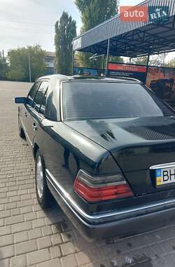 Универсал Mercedes-Benz E-Class 1994 в 