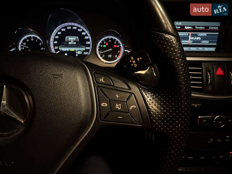 Седан Mercedes-Benz E-Class 2012 в Одессе
