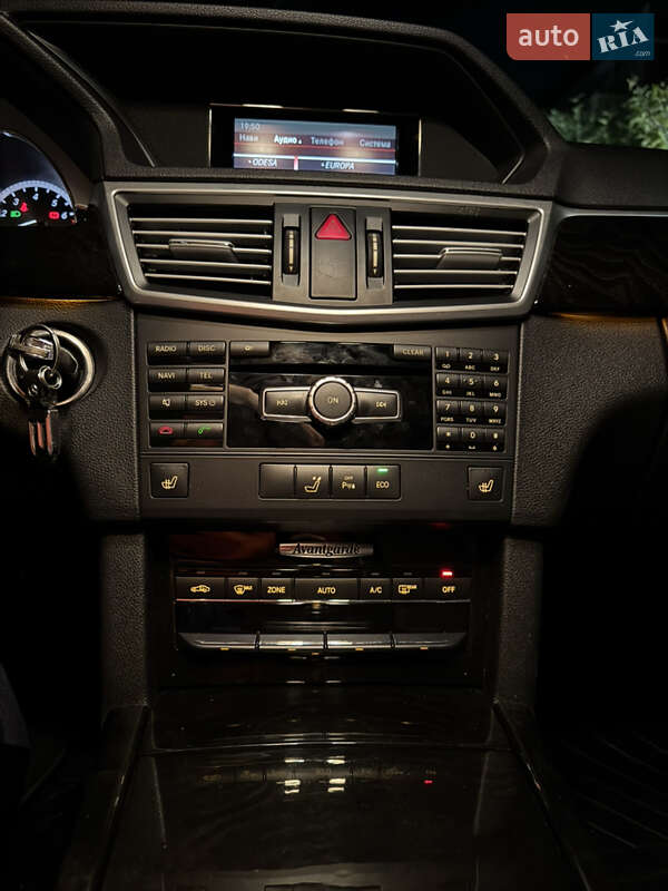 Седан Mercedes-Benz E-Class 2012 в Одессе