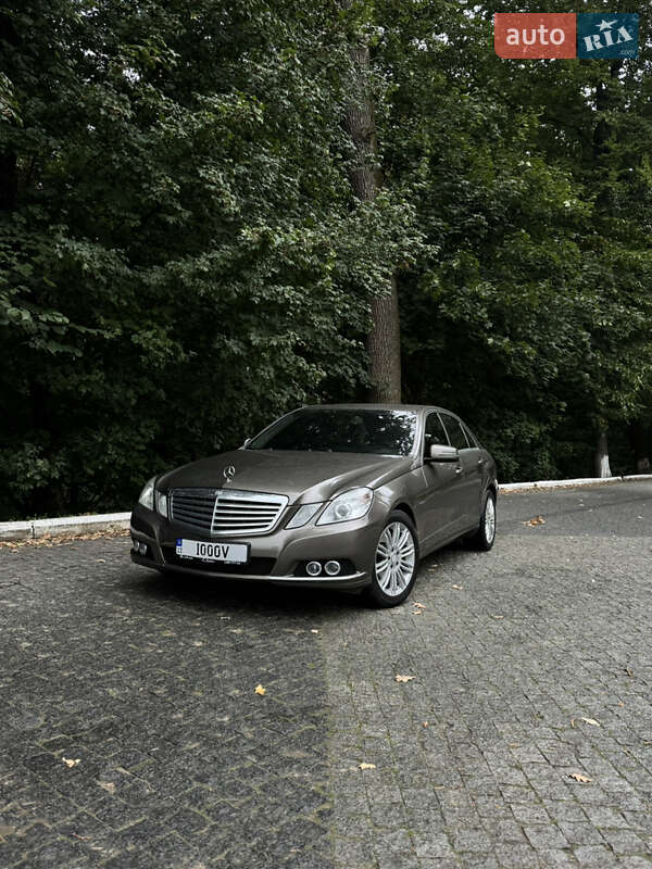 Седан Mercedes-Benz E-Class 2011 в Чернівцях фото 4 Седан Mercedes-Benz E-Class 2011 в Чернівцях