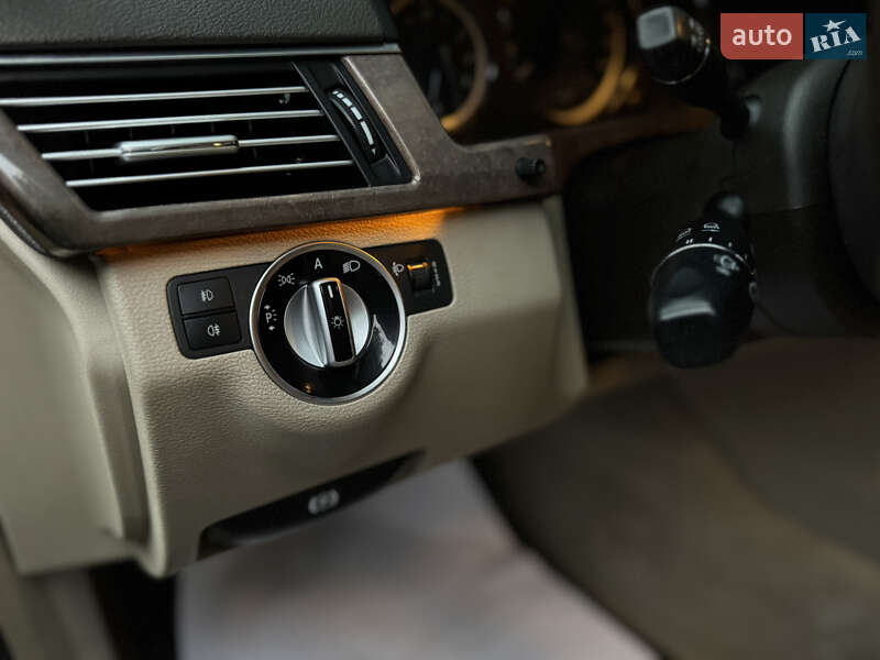 Седан Mercedes-Benz E-Class 2011 в Чернівцях фото 19 Седан Mercedes-Benz E-Class 2011 в Чернівцях