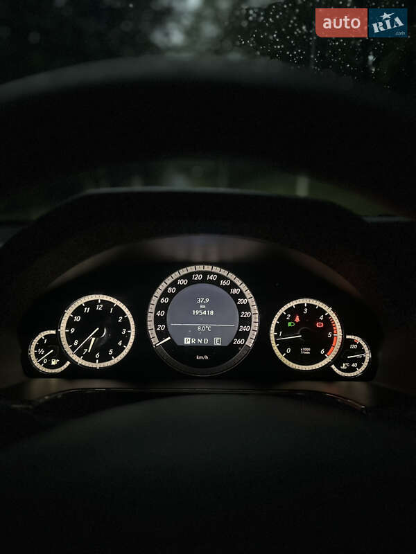 Седан Mercedes-Benz E-Class 2011 в Чернівцях фото 35 Седан Mercedes-Benz E-Class 2011 в Чернівцях