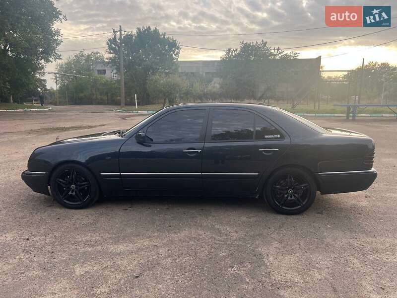 Седан Mercedes-Benz E-Class 1999 в Южном фото 3 Седан Mercedes-Benz E-Class 1999 в Южном