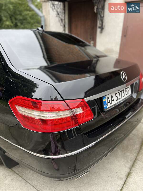 Седан Mercedes-Benz E-Class 2012 в Виннице