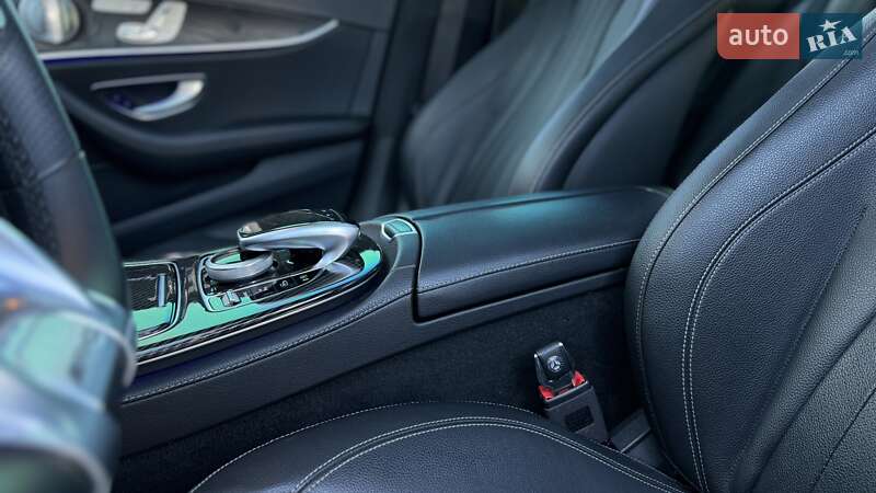 Седан Mercedes-Benz E-Class 2017 в Киеве