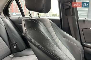 Седан Mercedes-Benz E-Class 2016 в 