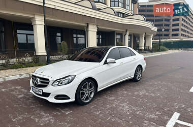 Седан Mercedes-Benz E-Class 2015 в Киеве