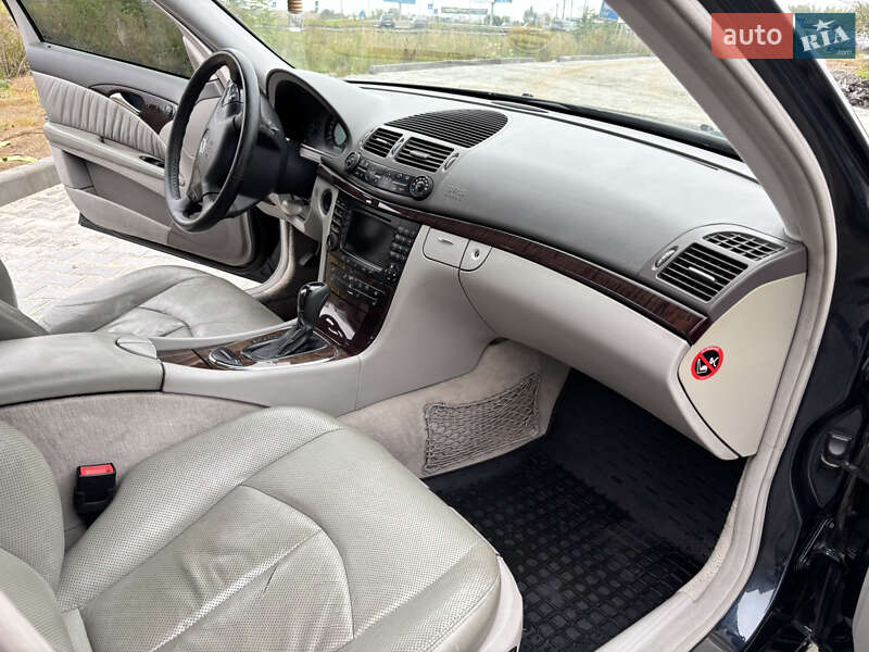 Седан Mercedes-Benz E-Class 2003 в Львові фото 26 Седан Mercedes-Benz E-Class 2003 в Львові