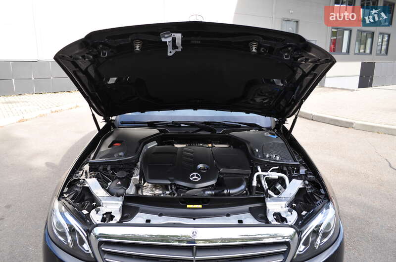 Седан Mercedes-Benz E-Class 2018 в Києві