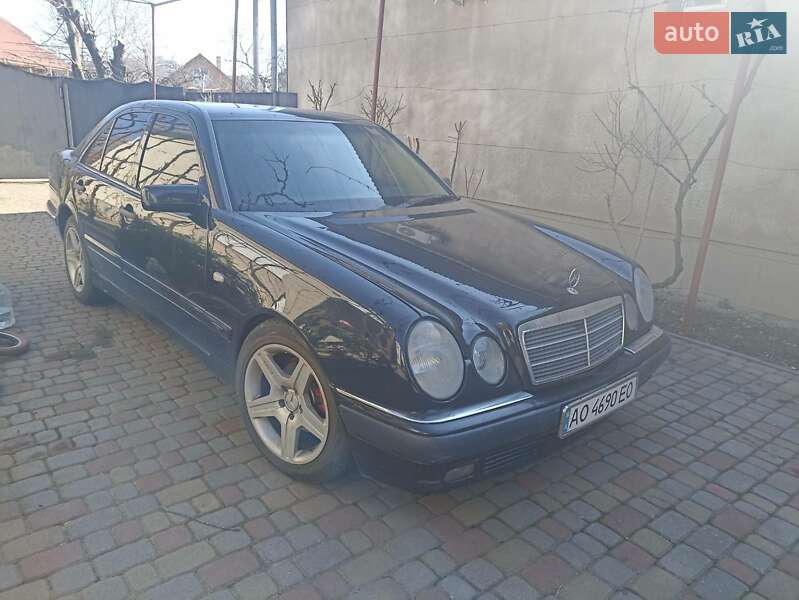 Седан Mercedes-Benz E-Class 1998 в Мукачево